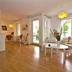 https://ferienwohnung-kakadu-apartment-dresden-laubegast-wlan.dresdenhotels.net