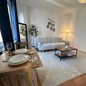 https://luxury-2-bedroom-elite-location-2-lcd-tv.hannover-hotel.net